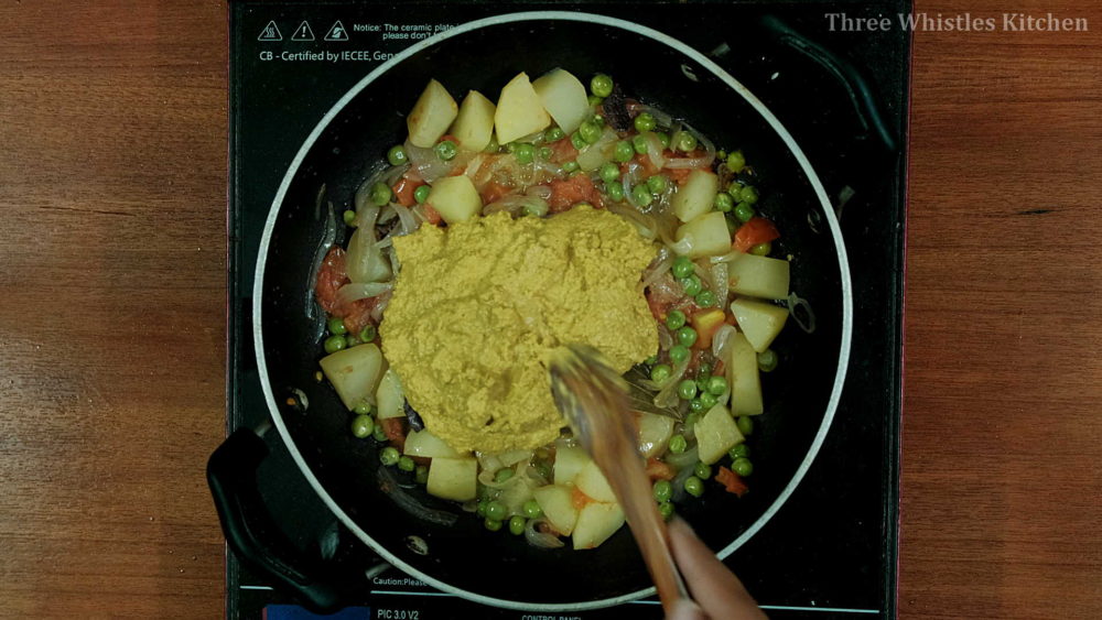 potato peas curry add masala
