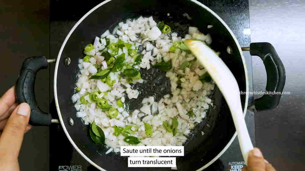 Egg Podimas cook onions